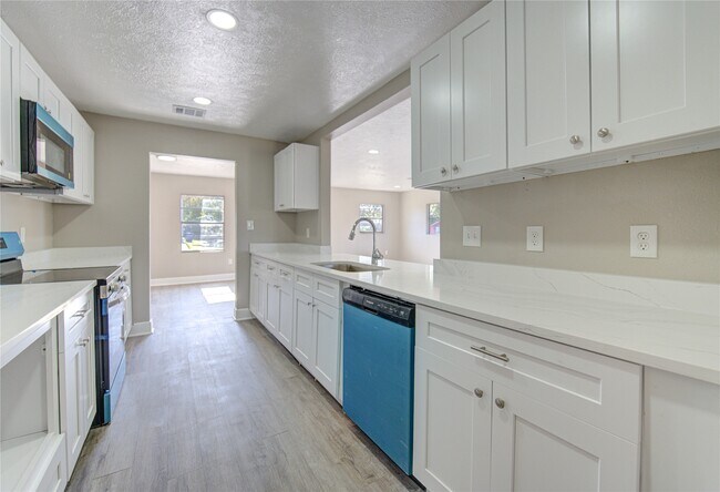 Building Photo - 3020 2nd Ave N