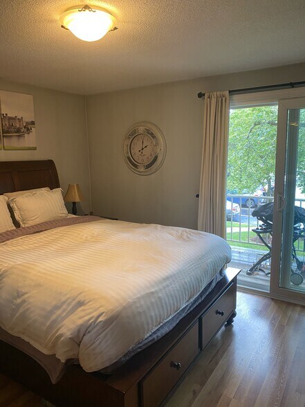 Building Photo - 6 Walden Dr