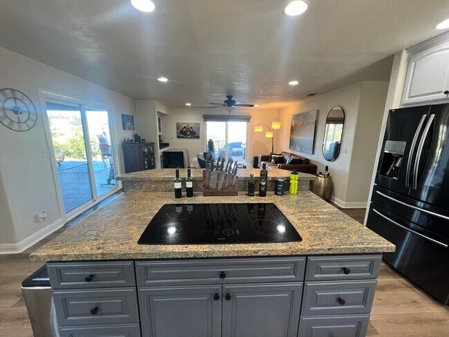 Building Photo - GORGEOUS 3/2.5 Bath Remodeled Home with Stunning Views in Alpine