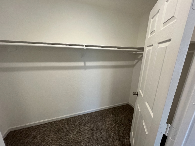 Building Photo - 606 Matchett St