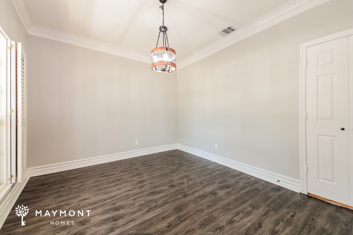 Building Photo - 2021 Westshore Dr