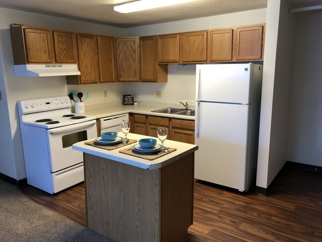 Building Photo - Pershing Park Apartments