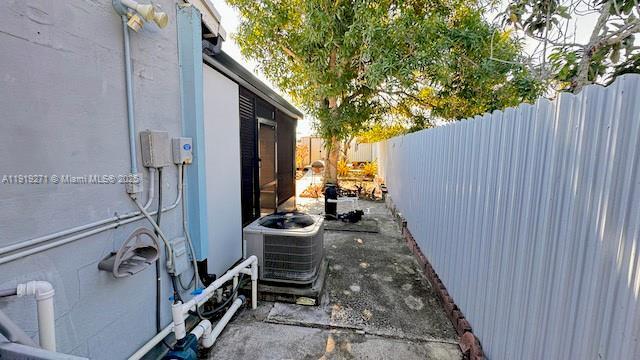 Building Photo - 6980 Scott St