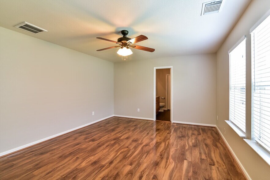 Building Photo - 11315 Sugar Bowl Dr