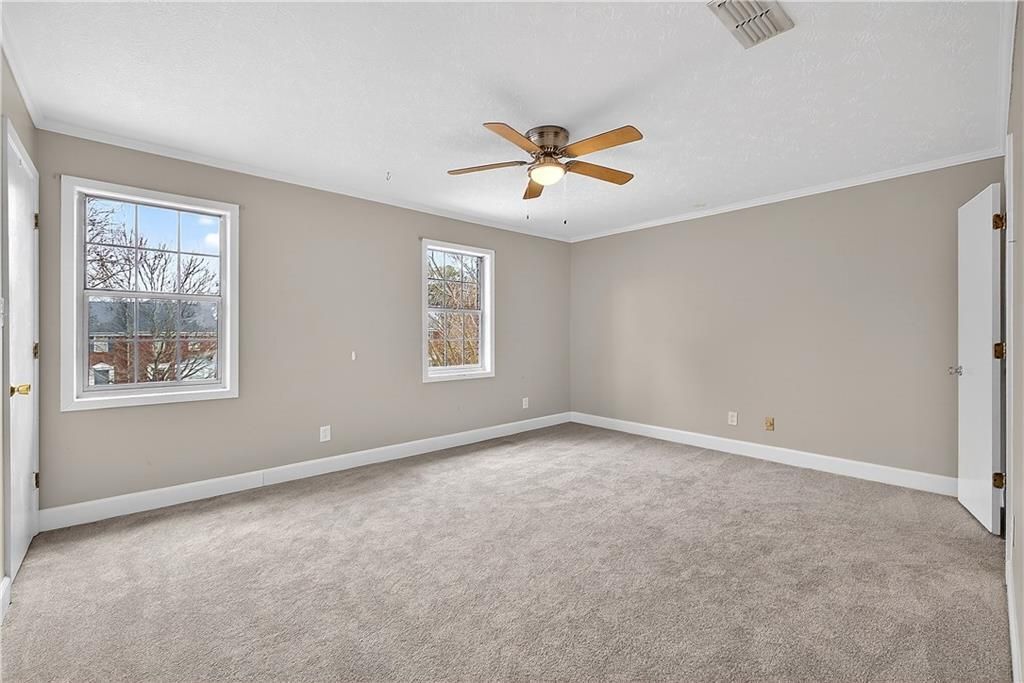 Building Photo - 679 Anderson Walk