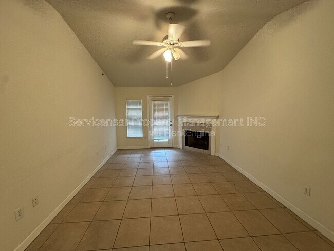 Building Photo - 217 Woodlake Wynde