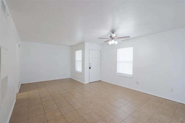 Building Photo - 2323 Wells Branch Pkwy