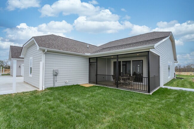 Building Photo - 605 Bellasera Dr