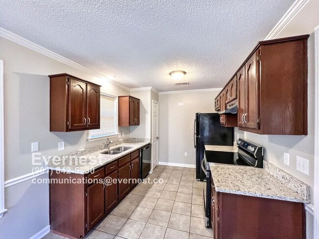 Building Photo - 9880 Seminole Dr