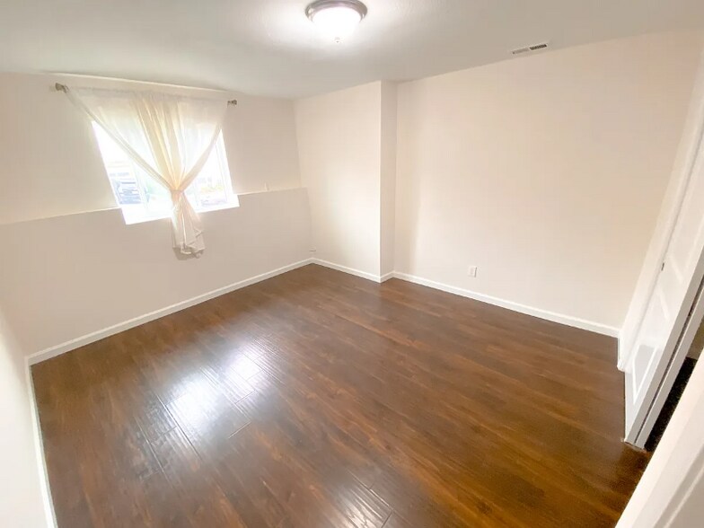 Building Photo - 29 Rockford Ave