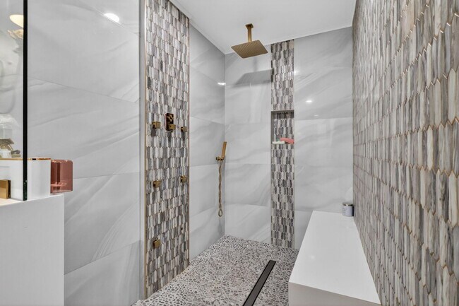 Building Photo - 212 High Point Blvd