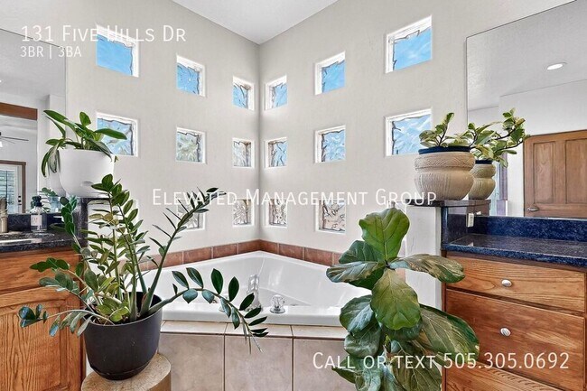 Building Photo - 131 Five Hls Dr