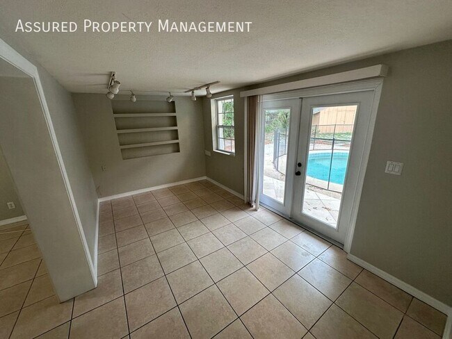Building Photo - 220 Wilshire Dr
