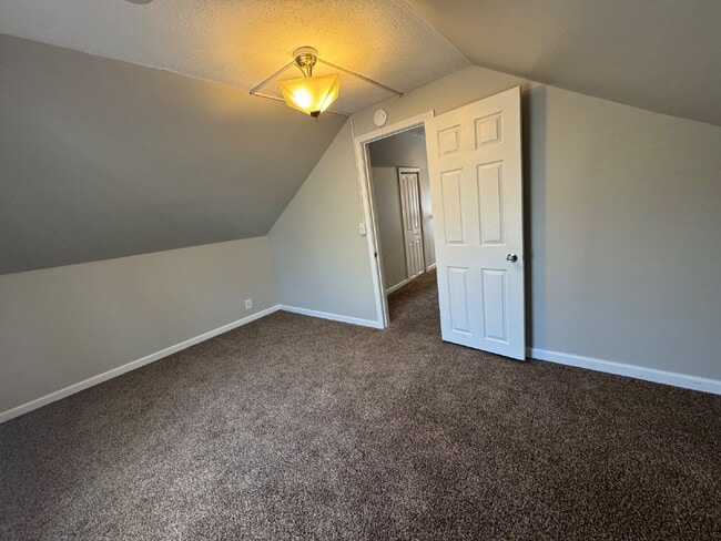 Building Photo - “Room to Grow!” — Spacious 3 Bed + Bonus Rooms in Pawnee