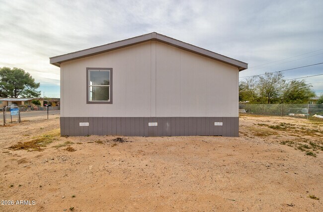 Building Photo - 5706 N Fuchsia St