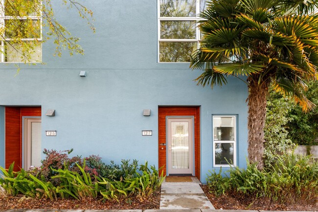 Building Photo - Beautiful Emeryville Townhouse!