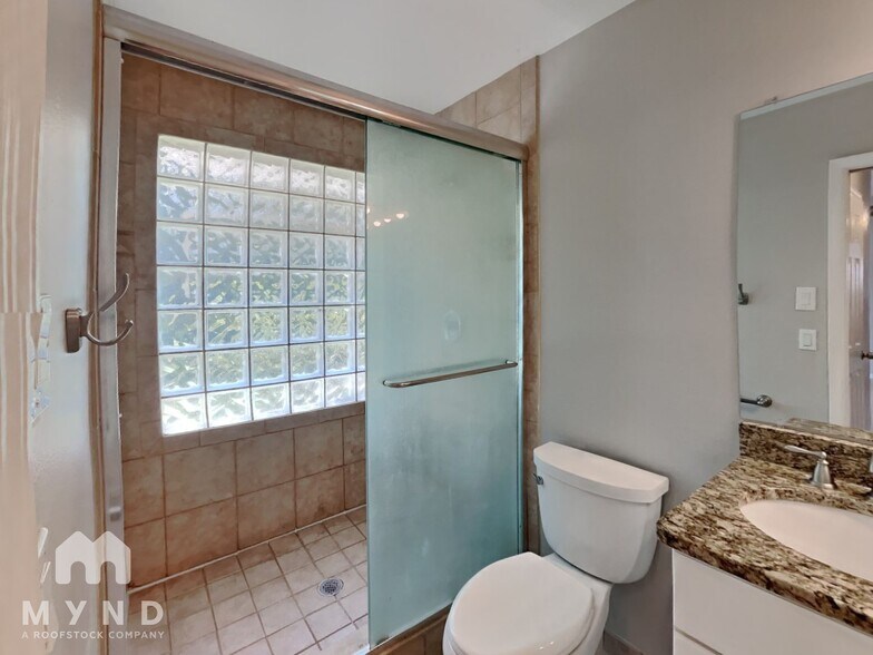Building Photo - 536 Remington Oak Dr