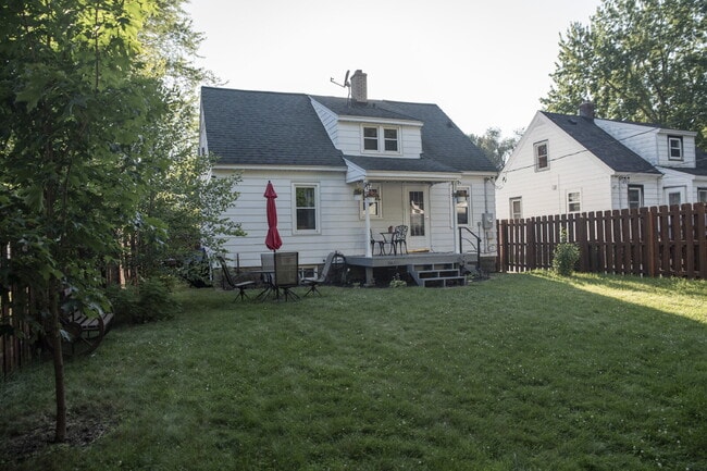 Building Photo - Beautifully Renovated 4-Bedroom Home with Fenced Backyard!