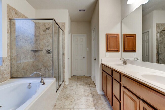 Building Photo - 19806 Amber Village Ln