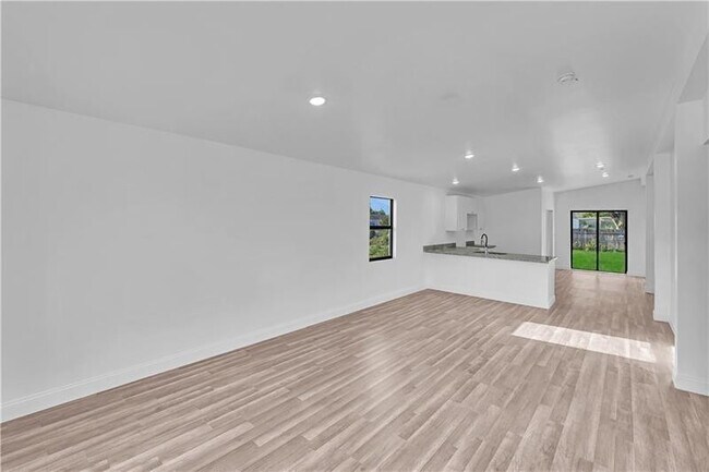 Building Photo - 2020 NW 9th St