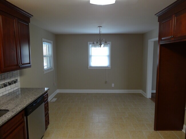 Building Photo - 5773 Gumtree Rd