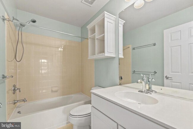 Building Photo - 14873 Potomac Branch Dr