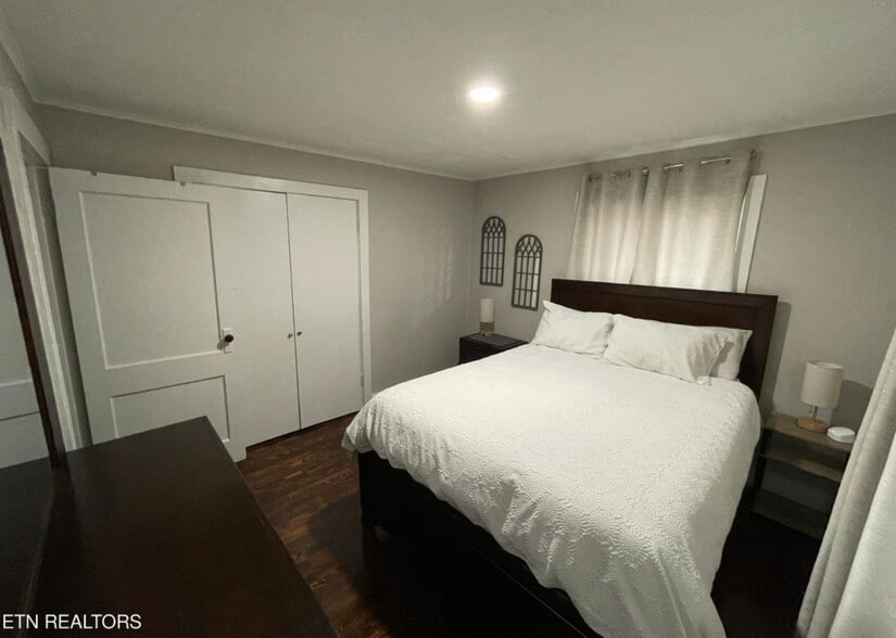 Building Photo - 2219 Atchley St