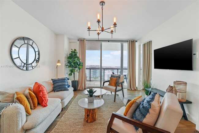 Primary Photo - 6799 Collins Ave