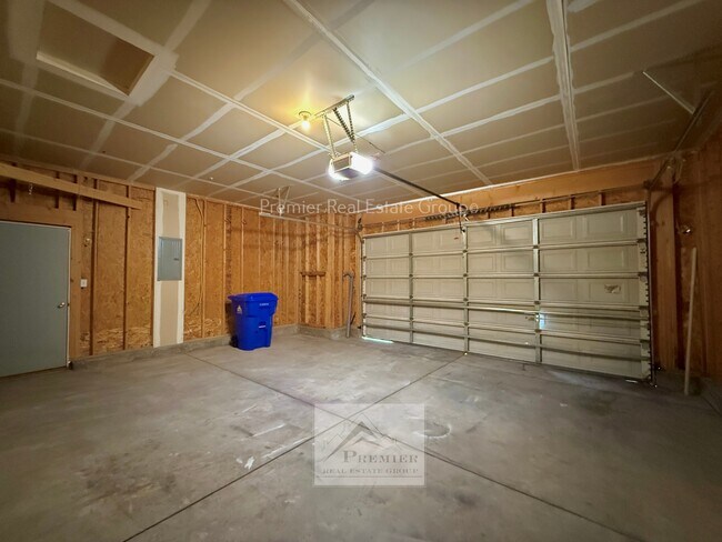 Building Photo - 6769 Ventana Ln