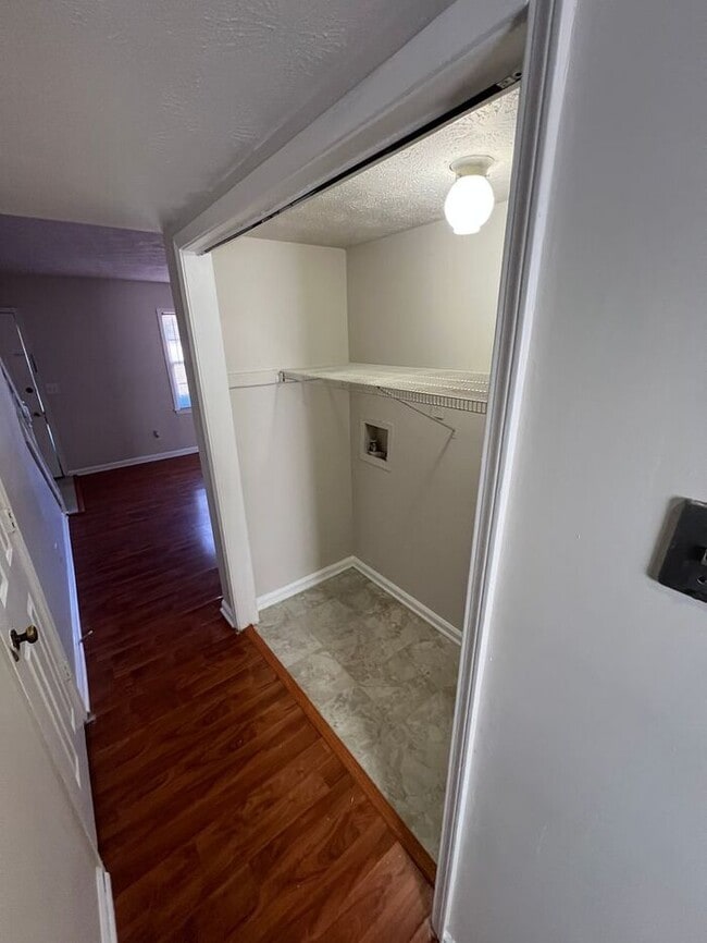 Building Photo - FINALLY A 2 BEDROOM 2.5 BATH IN LAWRENCEVILLE!