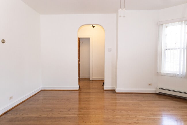 Building Photo - 2936 N Neenah Ave