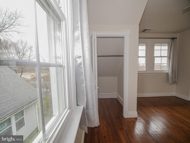 Building Photo - 332 Crown Point Rd