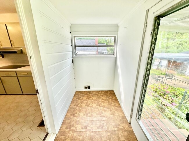 Building Photo - 441 Jackson St