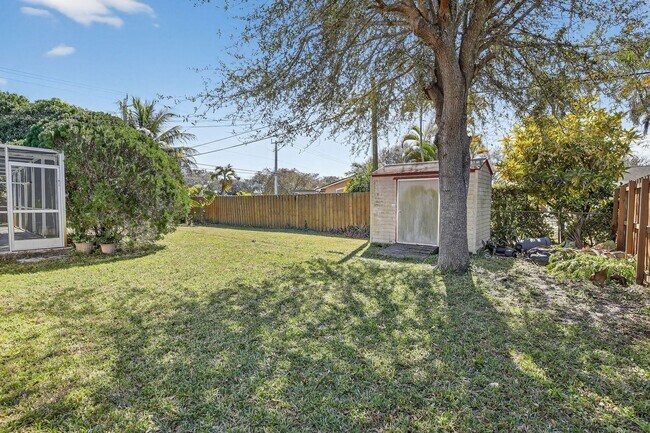 Building Photo - 7000 Plantation Rd