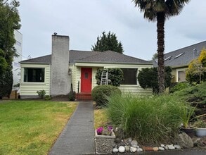 Building Photo - CLICK "REQUEST A TOUR" NOW!