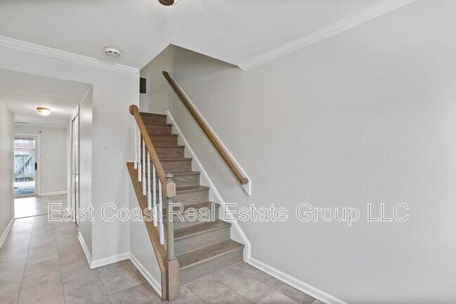 Building Photo - 8033 Hollow Reed Ct