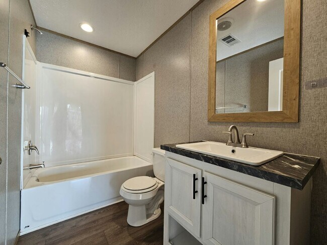 Building Photo - 1009 Wabash Ct