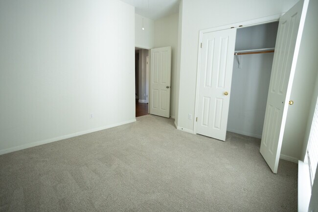 Building Photo - 1801 Dapplegrey Ln