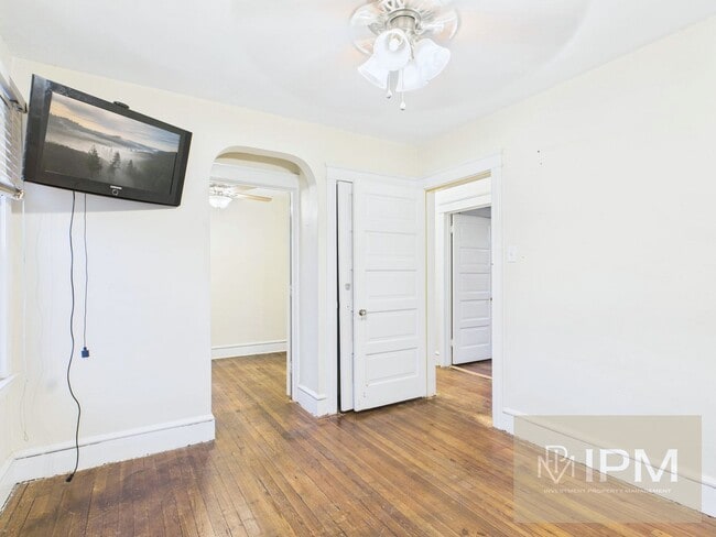 Building Photo - Charming 3 Bedroom, 2 Bath Home in York, Pa!