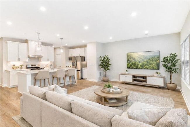 Building Photo - 555 Thatch Ter