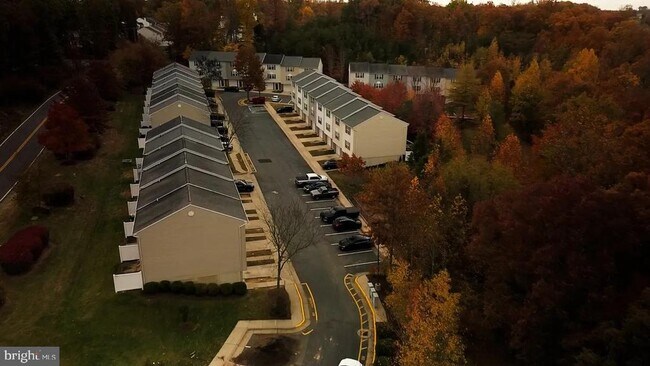 Primary Photo - 50 Belladonna Ln