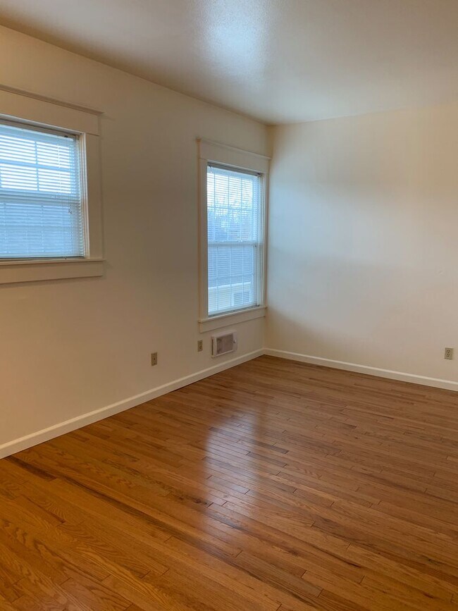 Interior Photo - Vancouver Ave.