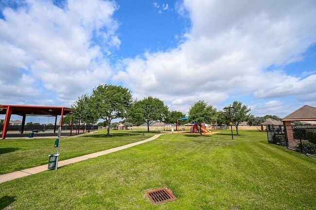 Building Photo - 10911 Overland Trail Dr