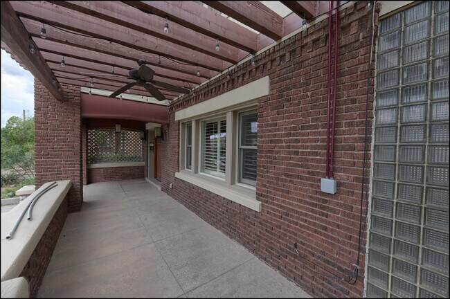 Building Photo - 1420 Hawthorne St