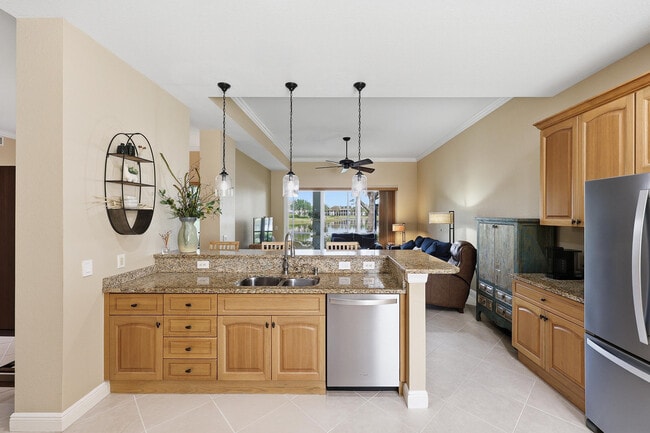 Building Photo - 9243 Tesoro Ln