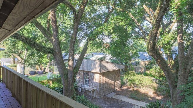 Building Photo - 4 bedroom Home 3 blocks from Gulf of America