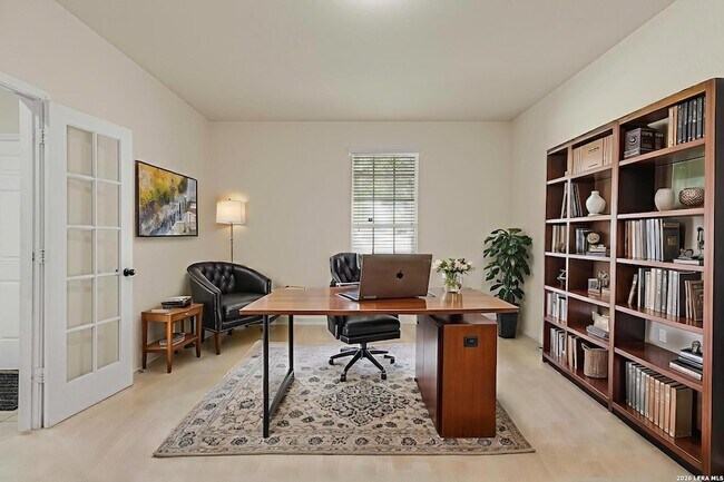 Building Photo - 322 Walnut Crest