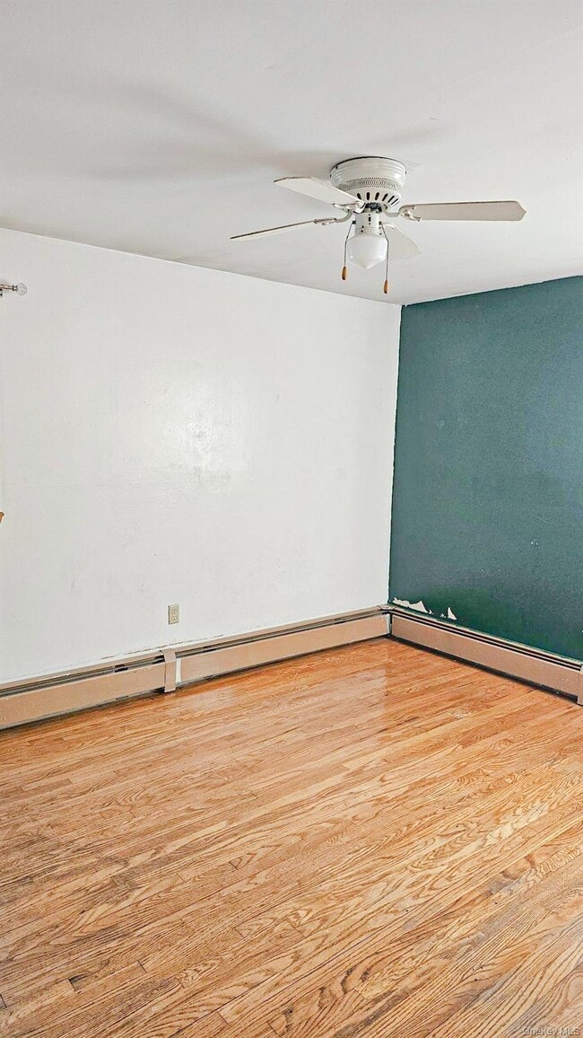 Building Photo - 225 Monhagen Ave