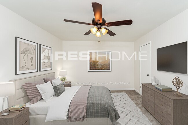 Building Photo - 1115 Shadow Creek Dr Ne