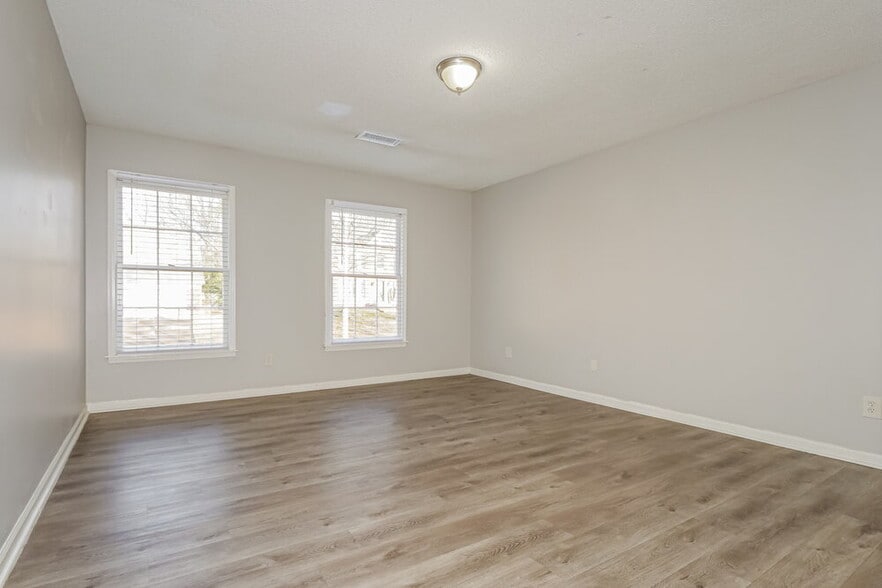 Building Photo - 329 Locust Grove Dr